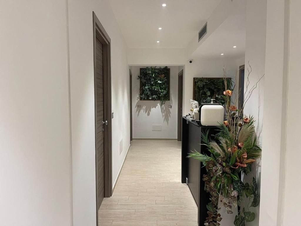 Piazza Dante Hotel Taranto Bagian luar foto