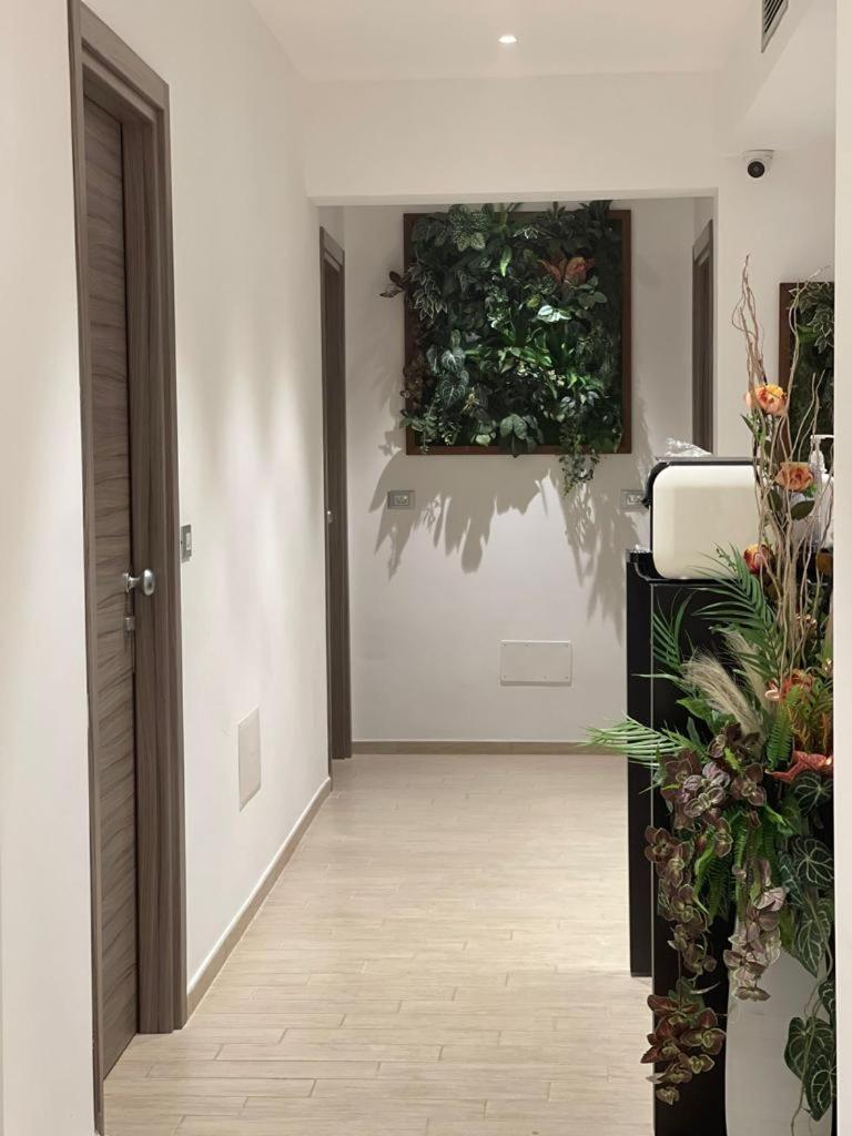 Piazza Dante Hotel Taranto Bagian luar foto